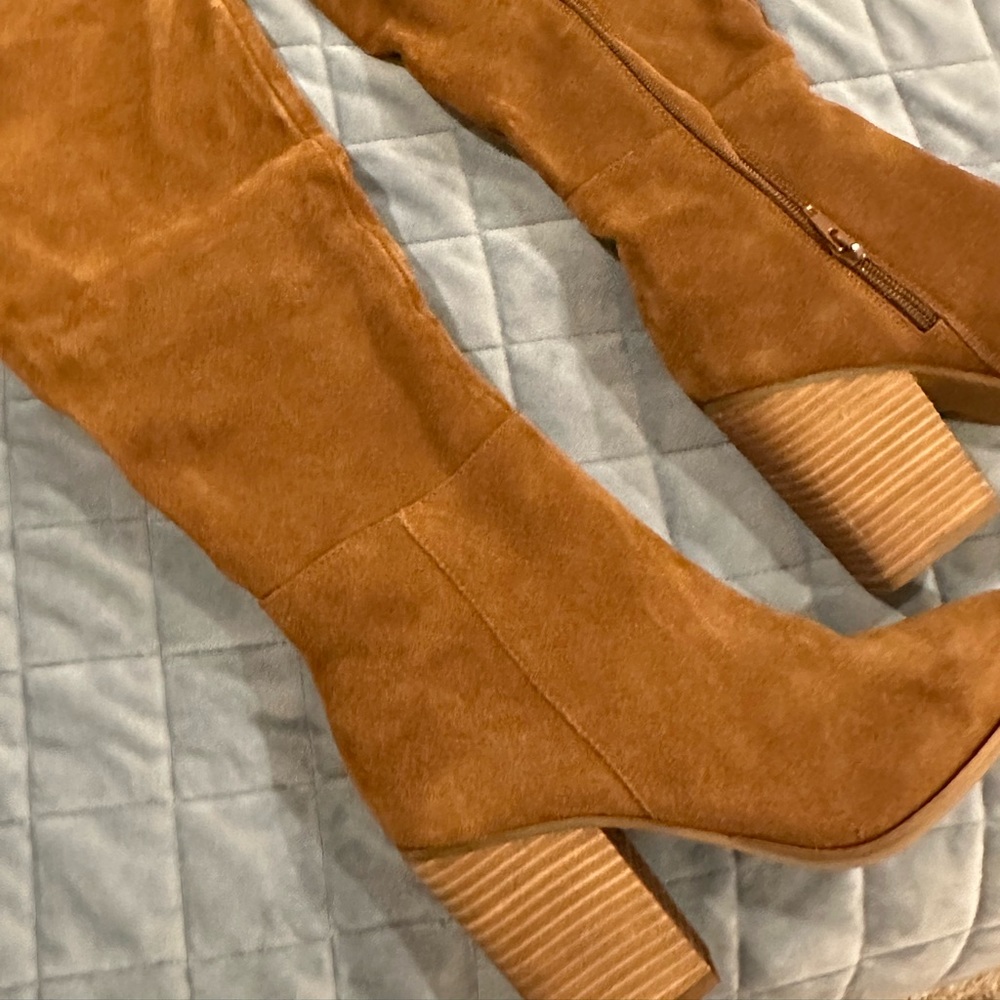 Steve Madden suede boots - never worn!